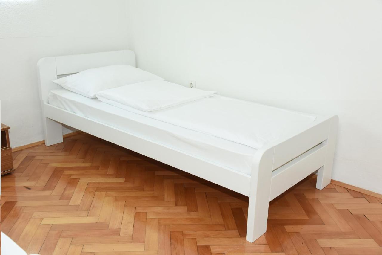 Np Sutjeska Paviljon A Hotel Тиентище Екстериор снимка