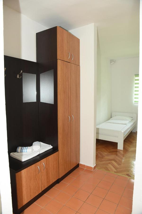Np Sutjeska Paviljon A Hotel Тиентище Екстериор снимка