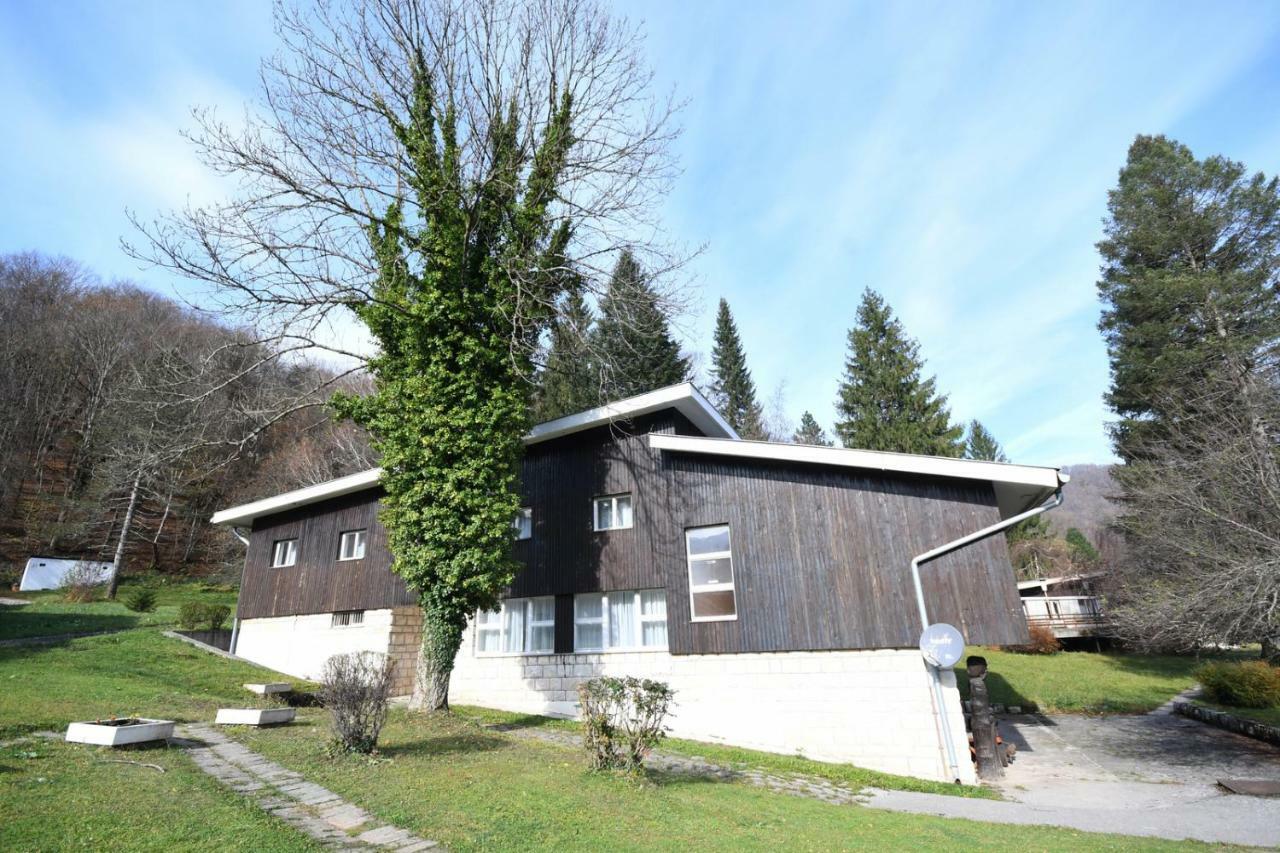 Np Sutjeska Paviljon A Hotel Тиентище Екстериор снимка