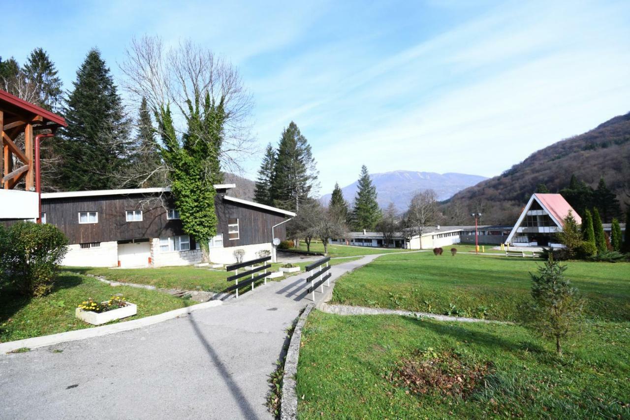 Np Sutjeska Paviljon A Hotel Тиентище Екстериор снимка