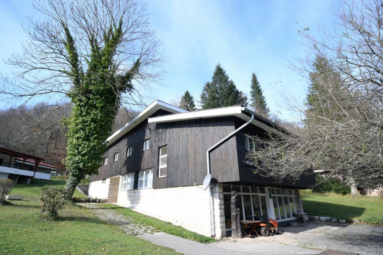 Np Sutjeska Paviljon A Hotel Тиентище Екстериор снимка