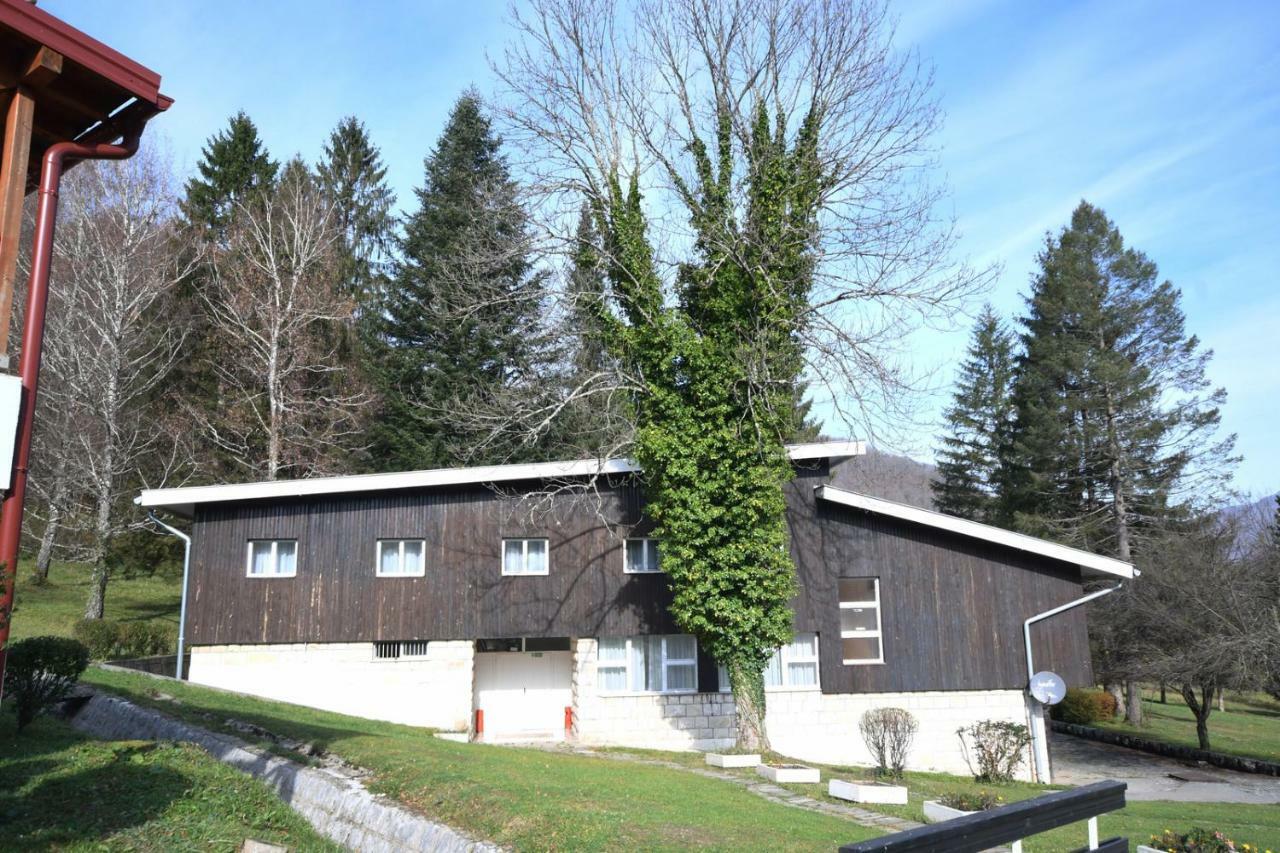 Np Sutjeska Paviljon A Hotel Тиентище Екстериор снимка